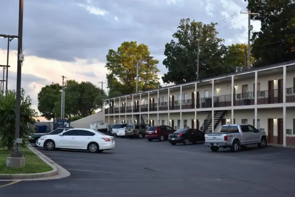 Town House Inn Cape Girardeau 4